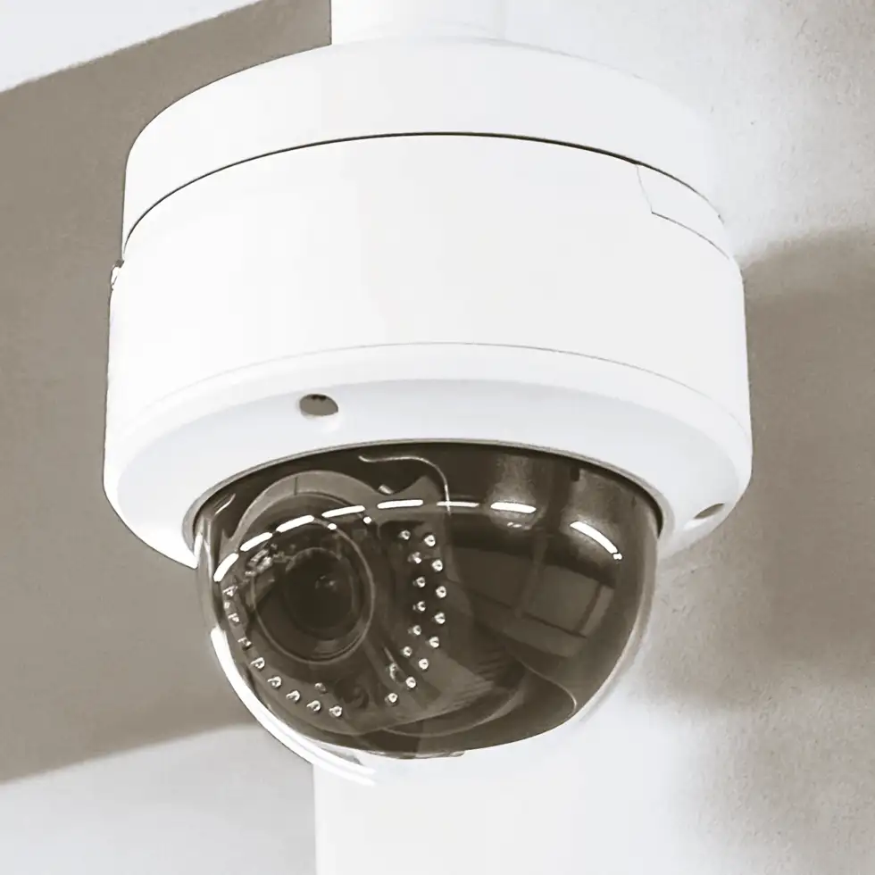 Instalacja pod <strong>monitoring klatek i wejść</strong>
